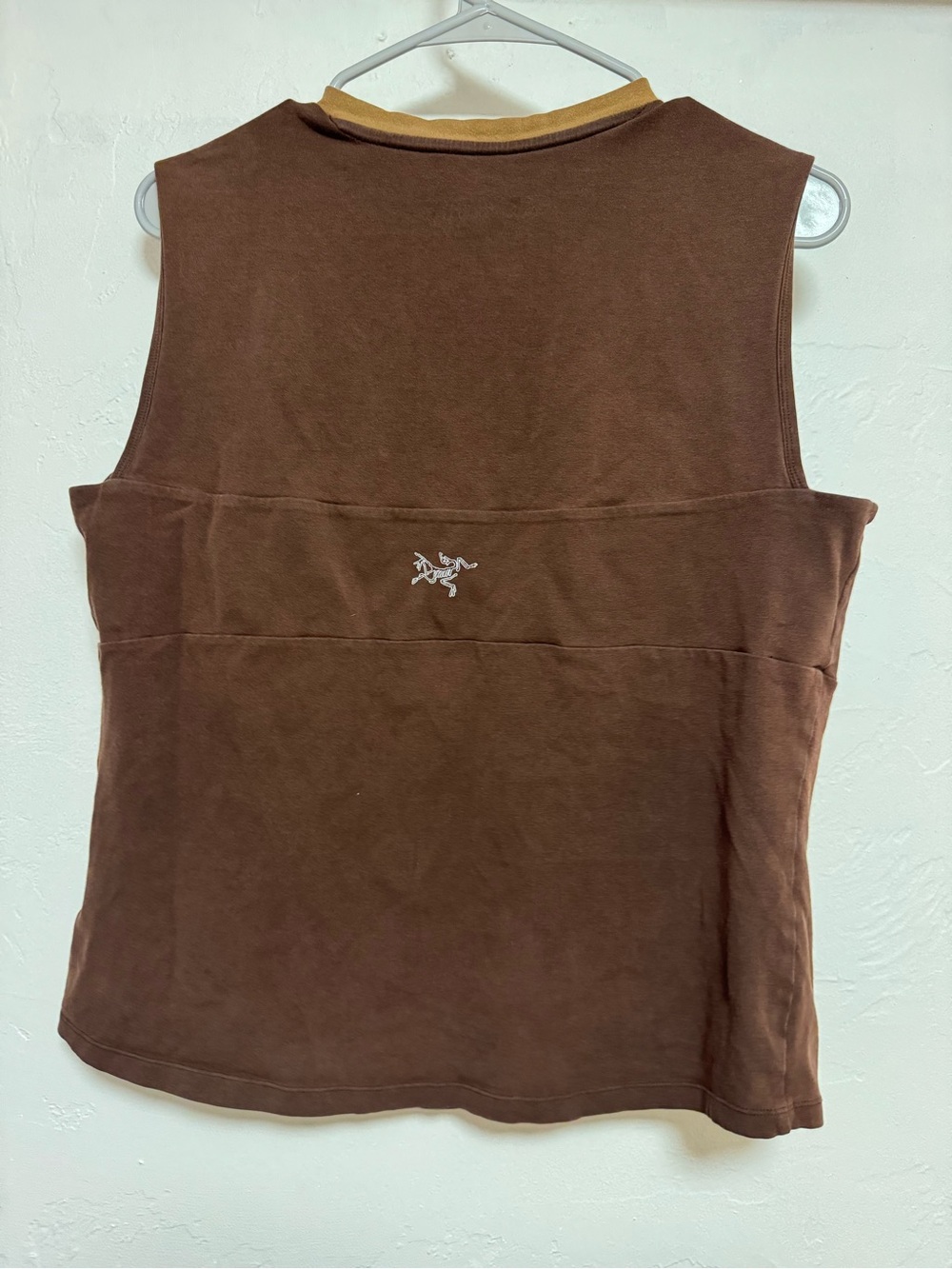 Arc’teryx Brown Sleeveless Women's Top with Contrast Neck Trim